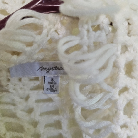 Mystree Ivory Crochet Vest with Fringe - Picture 2 of 2